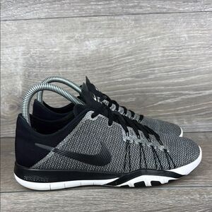 Nike Free TR6 Women’s Sz 6.5 Print Black White Low Lace Up Sneakers 833424-100
